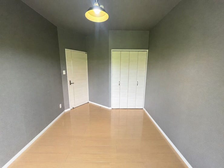 洋室6.5帖!しっかりとした収納を備えた、使い勝手の良い洋室です!(AI画像処理済み)