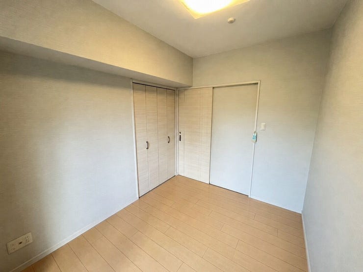 収納もしっかり備わっており、お部屋をすっきり使えます♪(AI画像処理済み)