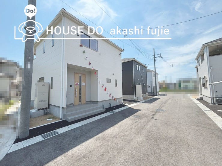 【外観】
◆オール電化住宅
◆システムキッチン・換気暖房乾燥機つきユニットバス
◆山陽電鉄「藤江」駅 徒歩約9分
◆南向きルーフバルコニー