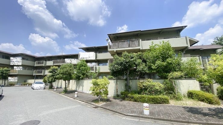 落ち着いた雰囲気の閑静な住宅街で環境の良い立地です。