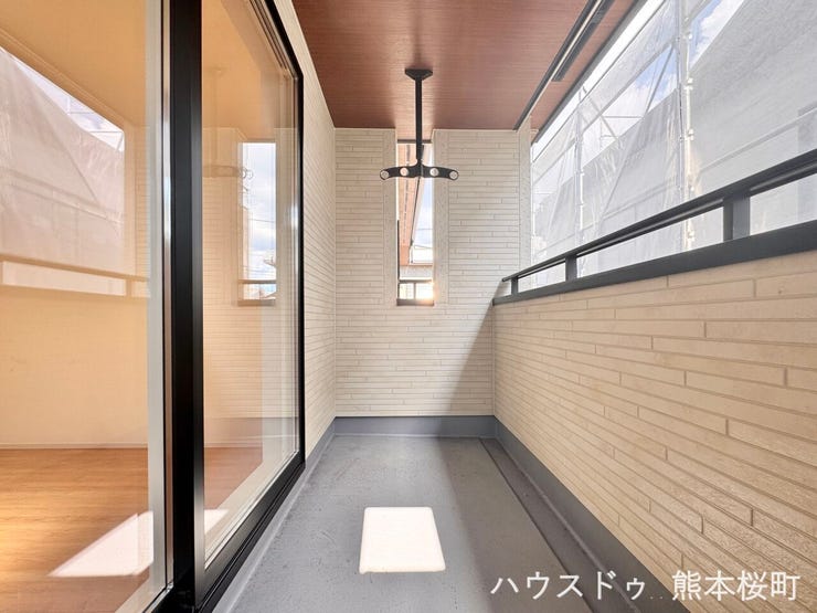 ■空の下の開放的な特等席■日光浴や読書、外の空気を感じながらリフレッシュ。暮らしを豊かにする、もう一つの心地よい空間です。
