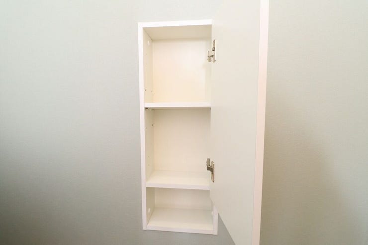 吉野町 中古戸建 【トイレ内収納】
トイレットペーパーを収納可能です