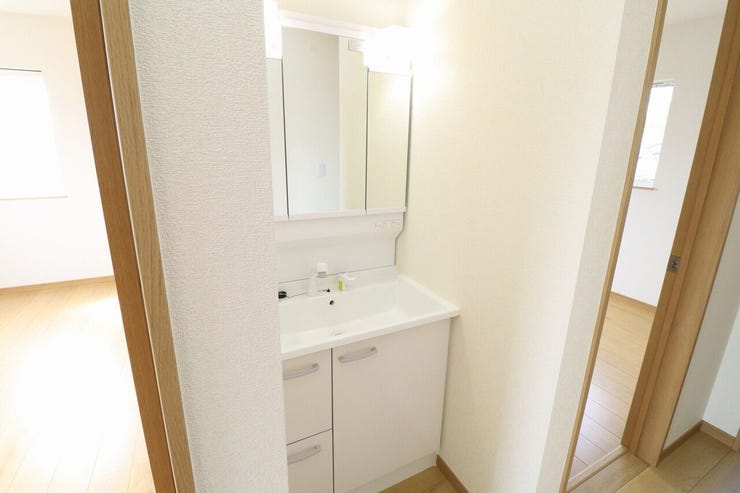吉野町 中古戸建 【2F洗面台】