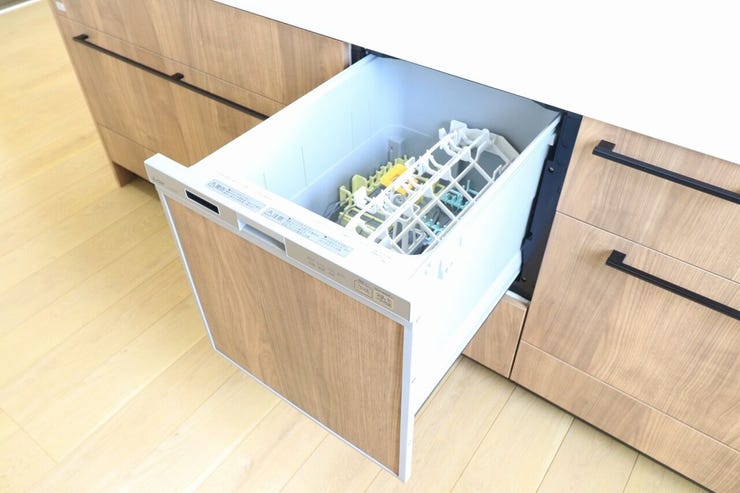 吉野町 中古戸建 【食器洗浄乾燥機】
キッチンには人気の食洗機を搭載！
日々の家事の手間を低減してくれます。