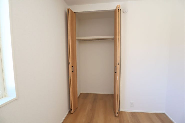 クローゼット 同仕様
全室収納付き!
お部屋がスッキリ片付きます!