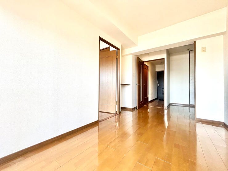 各部屋南向きなので日当たり良好です♪