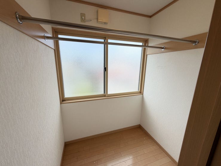 室内(2026年8月)撮影
◎現地案内予約受付中!◎
物干竿付きでサンルームとしてもお使いいただけます◎
