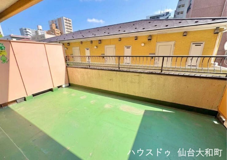 日当たり・通風良好な広々ルーフバルコニー付き!