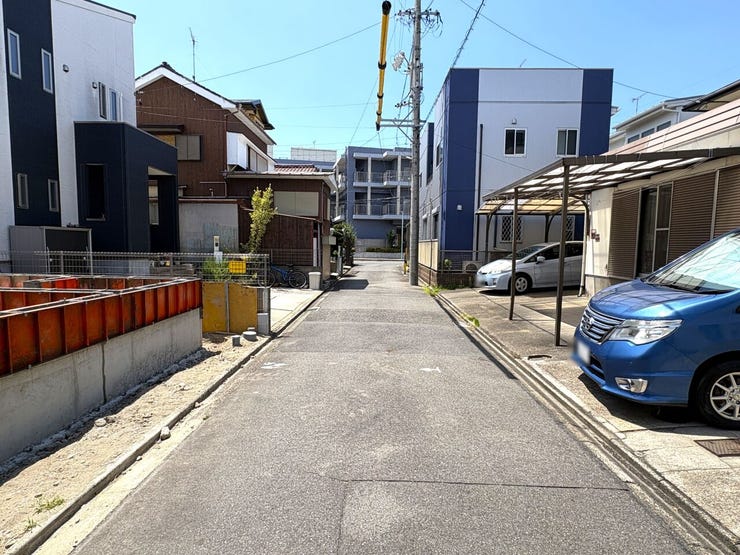 北側前面道路