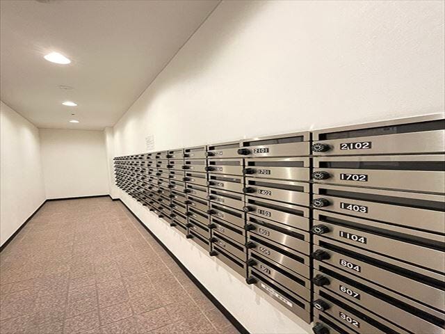 使い勝手の良い集合ポストを備えています。