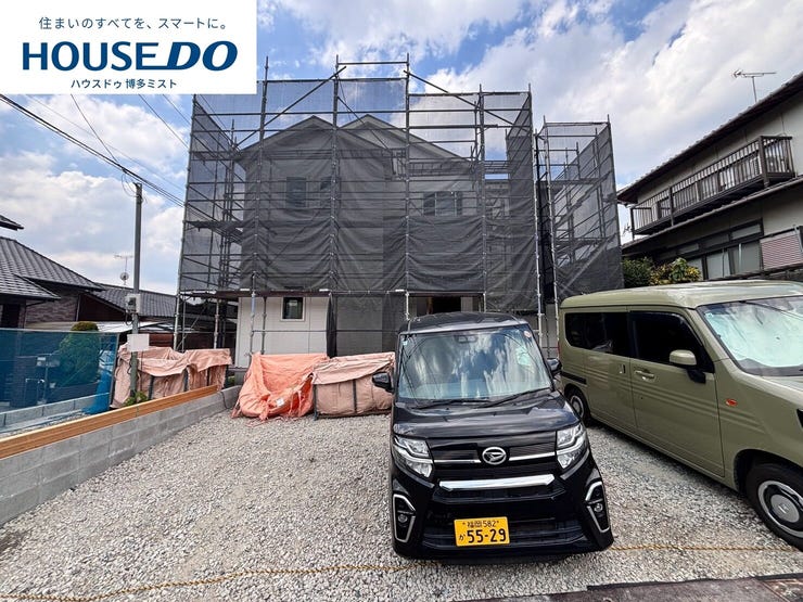 【外観】
◆駐車スペース4台分。お車の出し入れしやすい並列駐車◆桜原小学校まで歩4分