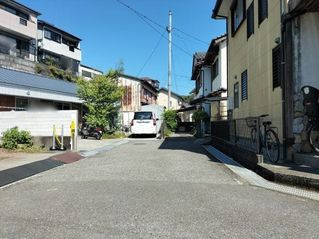 西側道路 西から東方向
