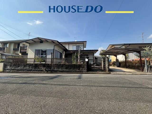 【外観】
南向き+約66坪の敷地+建築条件なしで叶える自由設計!スーパー徒歩3分ととても便利な立地です♪