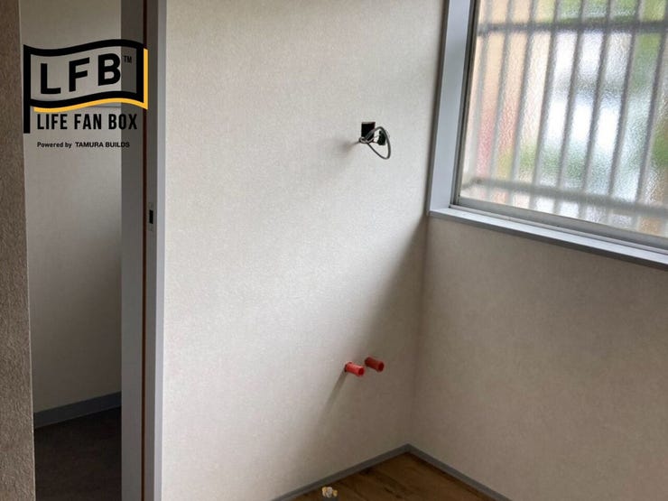 先程の廊下の突き当り左側、トイレの手前に洗面台設置予定♪