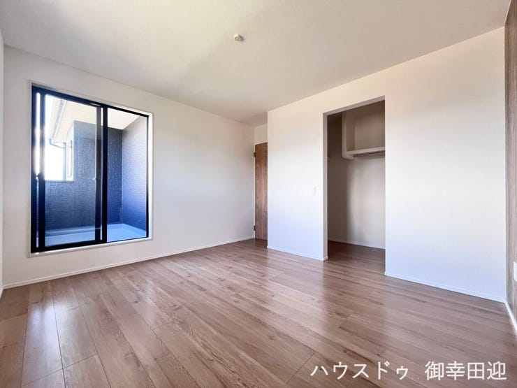 ■2階7.2帖洋室■心からリラックスできる静けさ、上質な眠りで、毎日をリセットします。明日への活力を養う空間です。