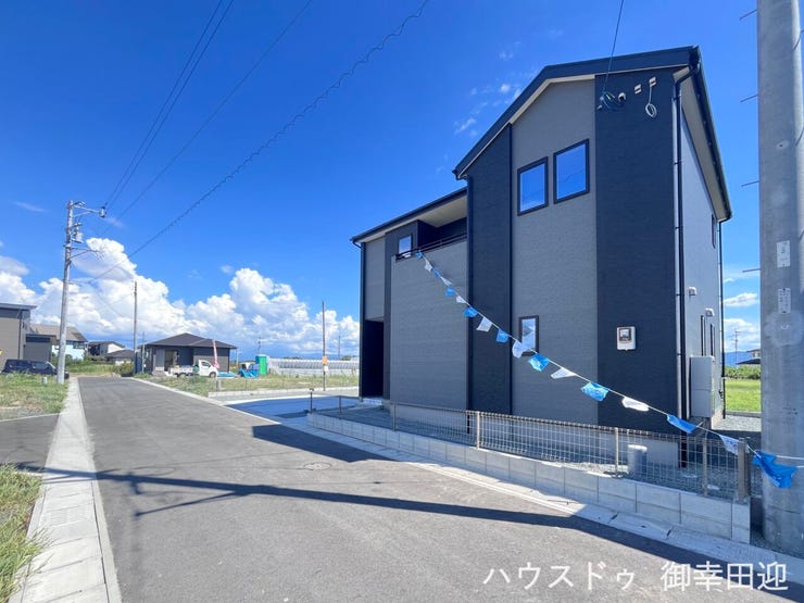 ■理想を叶える新しい暮らしの舞台■高いデザイン性と機能性を兼ね備えた住まい。ここで、家族の新しい物語が始まります。