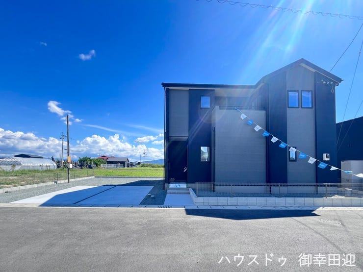 ■車と趣味の幅が広がる場所■単なる駐車スペースではない、洗車やタイヤ交換、DIYにも使える多目的な屋外スペースです。