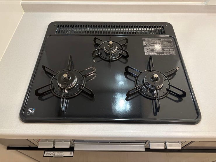 3口コンロ
一度にたくさんのお料理が作れるので便利です!