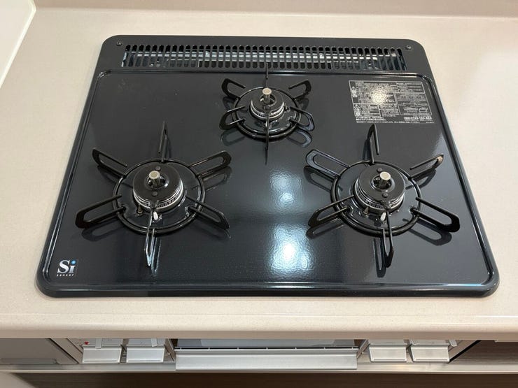 3口コンロ
一度にたくさんのお料理が作れるので便利です!