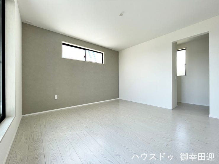 ■2階8帖洋室■心からリラックスできる静けさ、上質な眠りで、毎日をリセットします。明日への活力を養う空間です。