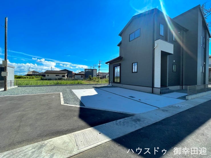 ■車と趣味の幅が広がる場所■単なる駐車スペースではない、洗車やタイヤ交換、DIYにも使える多目的な屋外スペースです。