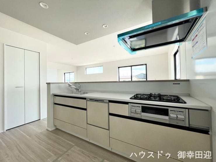 ■家族の「美味しい」が集まる舞台■高い機能性と美しいデザインを両立。料理する人も、待つ人も、笑顔になれる場所です。