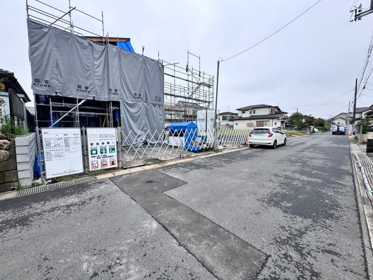 前面道路幅員約6M♪ラクに車両の出し入れができそうです♪