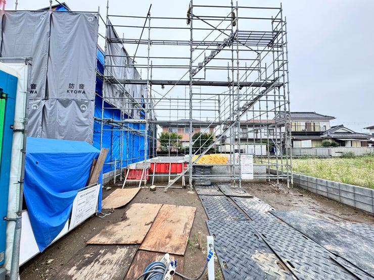 2号棟、基礎工事中♪カースペース3台分(車種による)♪