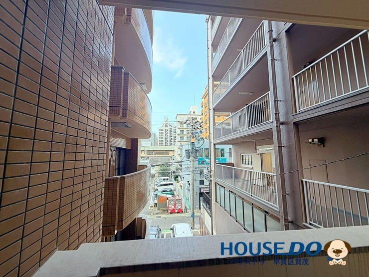 洋室側のバルコニーです