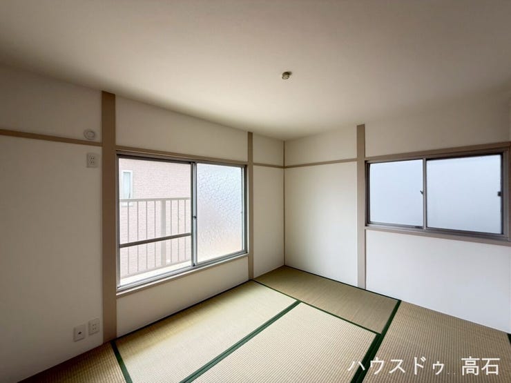6畳和室
バルコニーに面した明るい和室。
