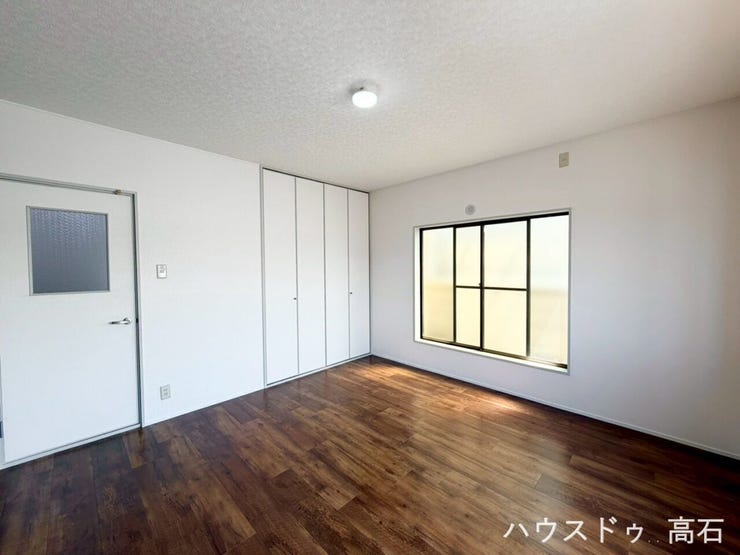 3階7畳洋室
家具の配置がしやすい洋室仕様で、寝室はもちろん、書斎や趣味の部屋など多目的に活躍します。