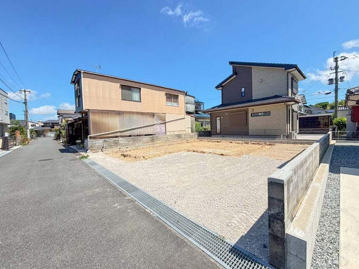 小倉南区下貫新築戸建て♪ 駐車並列2台♪全居室収納♪宅配ボックス♪WIC♪洋風和室♪ダウンライト♪