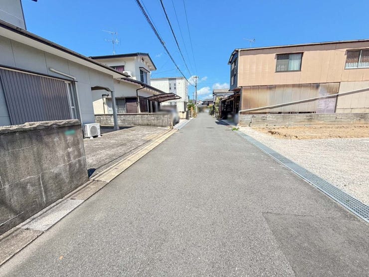 小倉南区下貫新築戸建て♪ 駐車並列2台♪全居室収納♪宅配ボックス♪WIC♪洋風和室♪ダウンライト♪