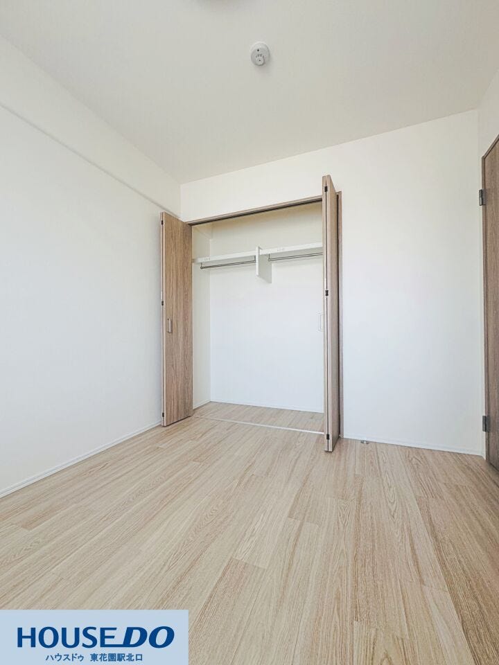 開口部が広く出し入れしやすい収納スペース!お洋服や季節の荷物もまとめて整理でき、居住空間を清潔に保てます♪