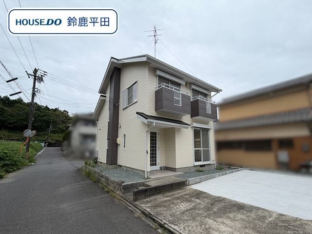 【外観】
国府小学校/平田野中学校エリアの角地に建つ3LDK。周辺環境の確認を兼ねて一度見学してみませんか。(2026年9月10日 撮影)