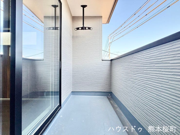 ■空の下の開放的な特等席■日光浴や読書、外の空気を感じながらリフレッシュ。暮らしを豊かにする、もう一つの心地よい空間です。
