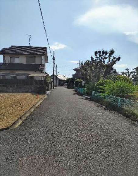 北側道路です、二方道路に面した角地ならではの圧倒的な日当たりと風通しの良さが魅力!