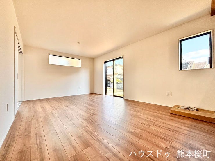 ■安らぎと笑顔の中心地■陽光が優しく降り注ぎ、会話が自然と弾む。ここでは、毎日が特別な時間へと変わります。