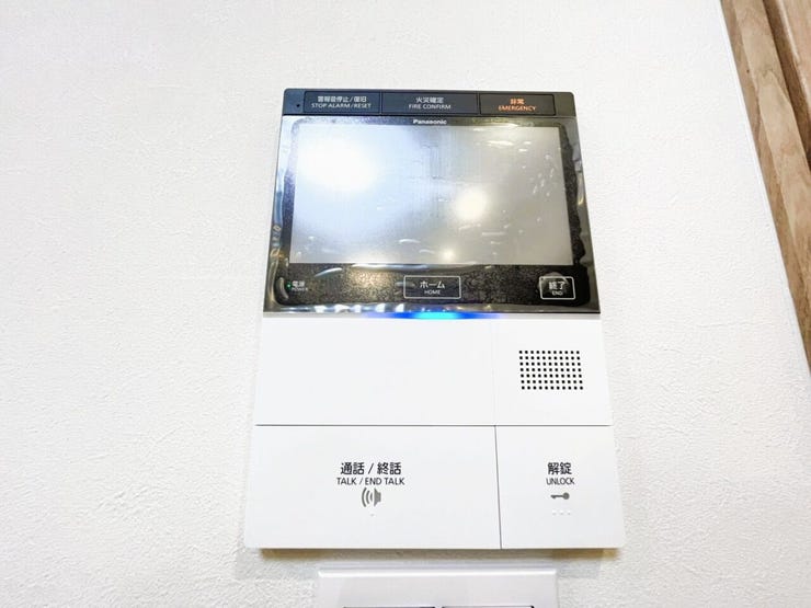 来訪者の確認をして対応出来るTVモニター付インターホン!お子さまのお留守番にも安心ですね!