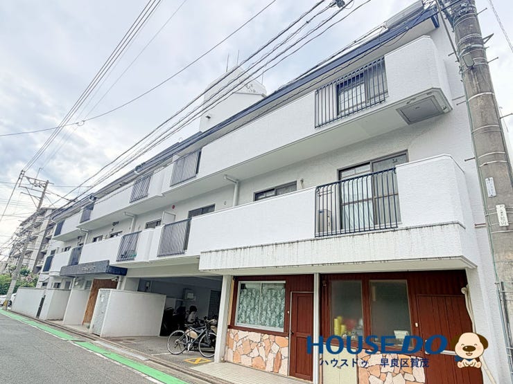 【外観】
閑静な住宅街にあるマンションです