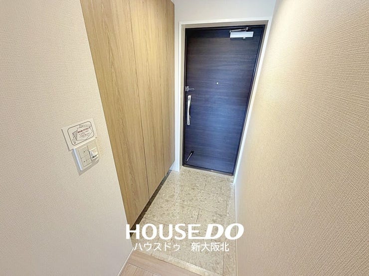 ■玄関を開けた瞬間から感じる、整った住まいの第一印象♪
■室内へスムーズにつながる、使い勝手の良い玄関スペースです!