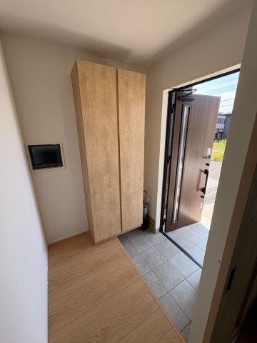収納力の高いシューズボックス付き
整頓された玄関で気持ちのいい一日を始められます♪