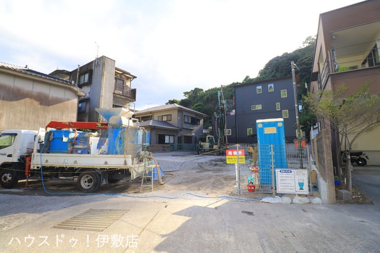 【外観】
【外観写真】
・人気の平坦地
・南国/皷川町バス停まで徒歩1分
・周辺にコンビニ、スーパー、教育施設等あり住環境良好