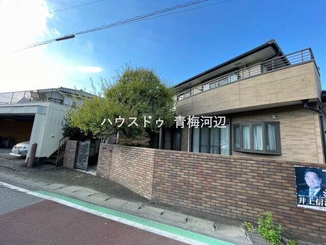 【外観】
閑静な住宅街にある6LDKの中古戸建です。徒歩圏内に生活施設が充実していて新生活を安心してスタートできます◎