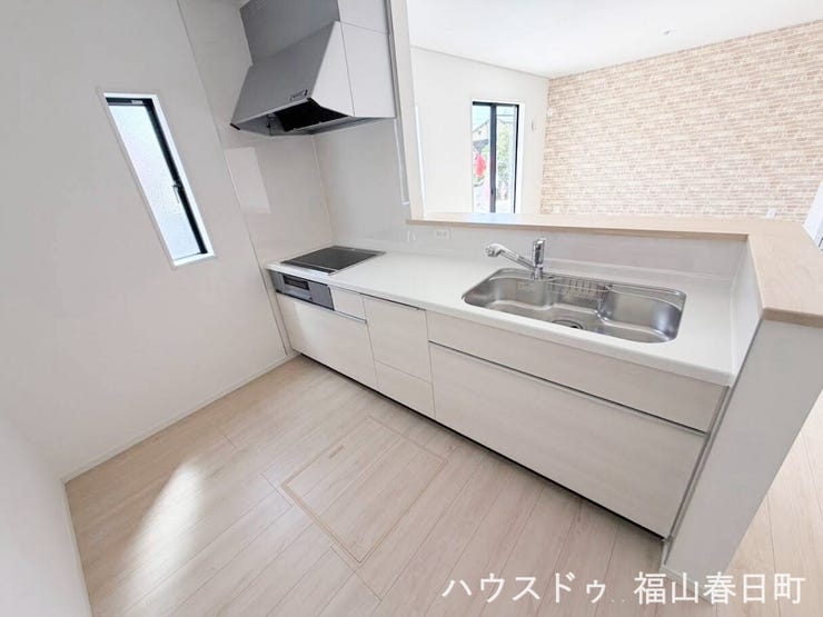 ■充実の収納力■引き出し式の大容量収納で、調理器具から食材までスッキリ整理。いつでも使いやすいキッチン環境が整います。