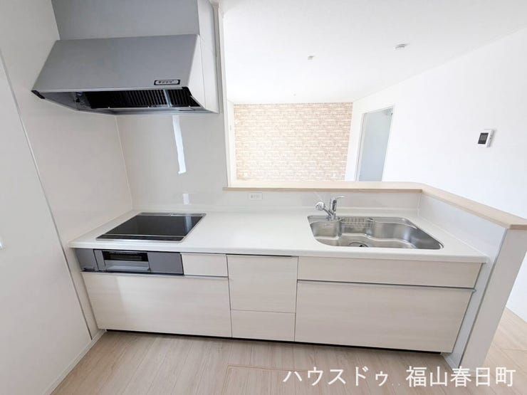 ■料理が楽しくなるキッチン■対面式カウンターで家族との会話を楽しみながら調理できる、機能性と開放感を兼ね備えた空間です。