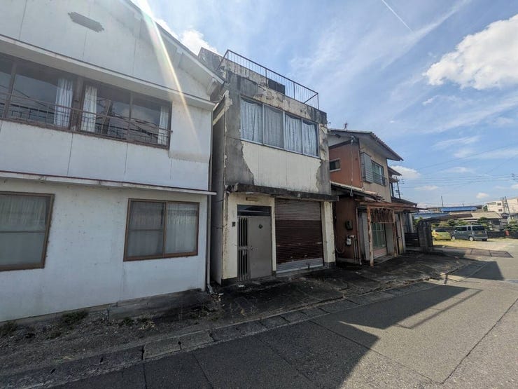 【外観】
■解体更地・測量渡し
■お気軽にお問い合わせください♪