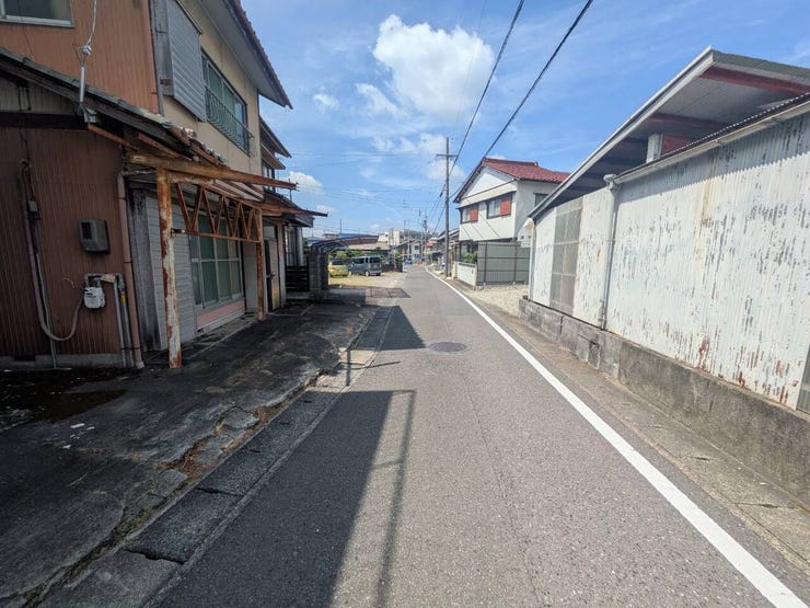 ■北西道路 約4.0m 間口約11.0m
■お車の出し入れがラクラクです♪