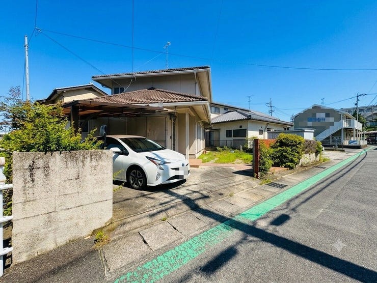 【外観】
■現地土地写真~建築条件なし~
幅広い建築プランをご検討いただけます♪物件の陽当りや通風・近隣・周辺環境や街並みなど資料には掲載していない情報が現地にはたくさん。 是非現地をご確認ください!