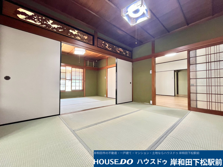 襖を開放することで隣室と一体利用ができ、より広々とした空間としてお使いいただける続き間の和室です。伝統的な趣きがあり、ご親戚が集まる際や大人数の来客時にも大変便利です!
